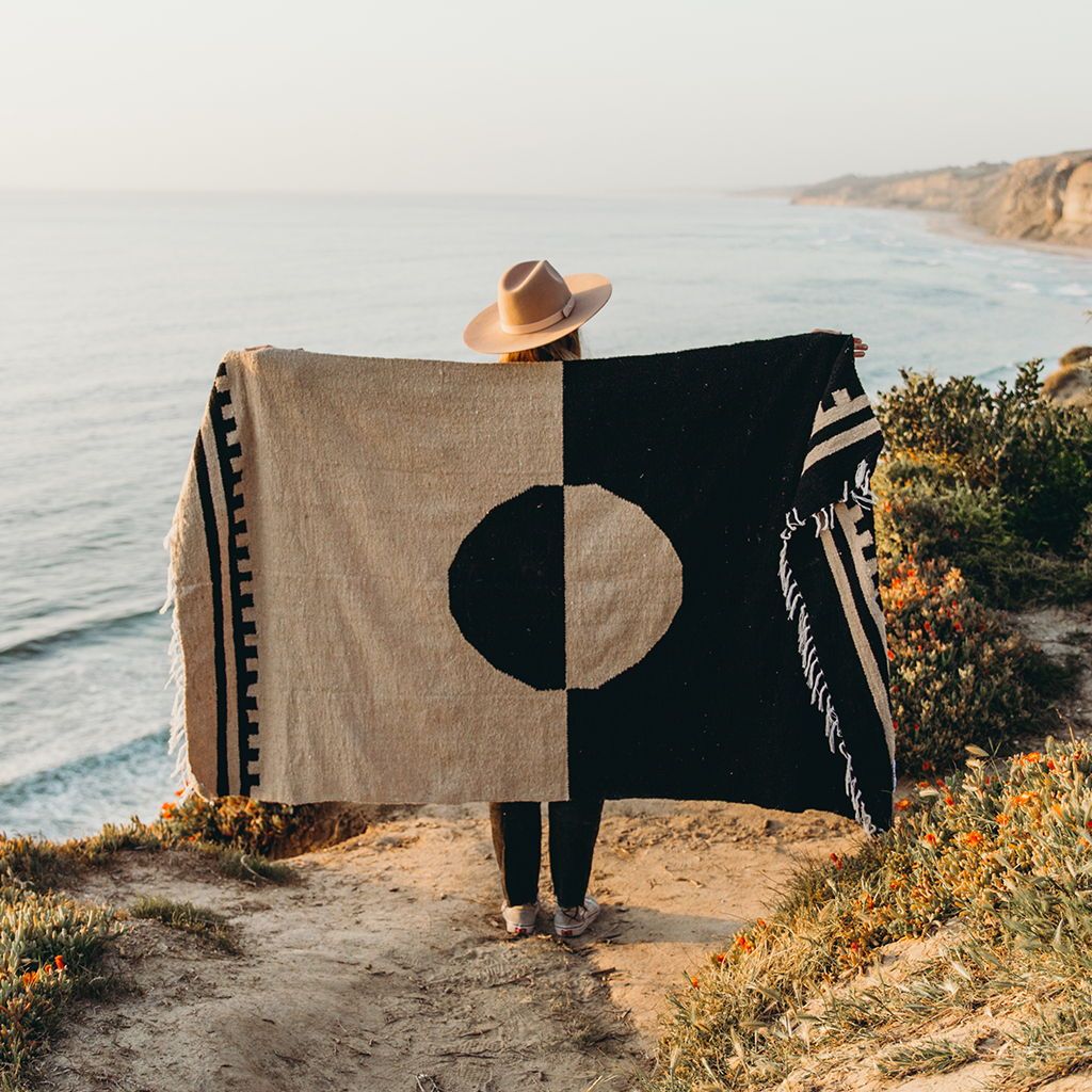 Divided Sky Blanket - Black/Tan