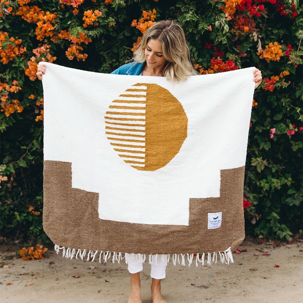 Horizon Blanket - Tan/White