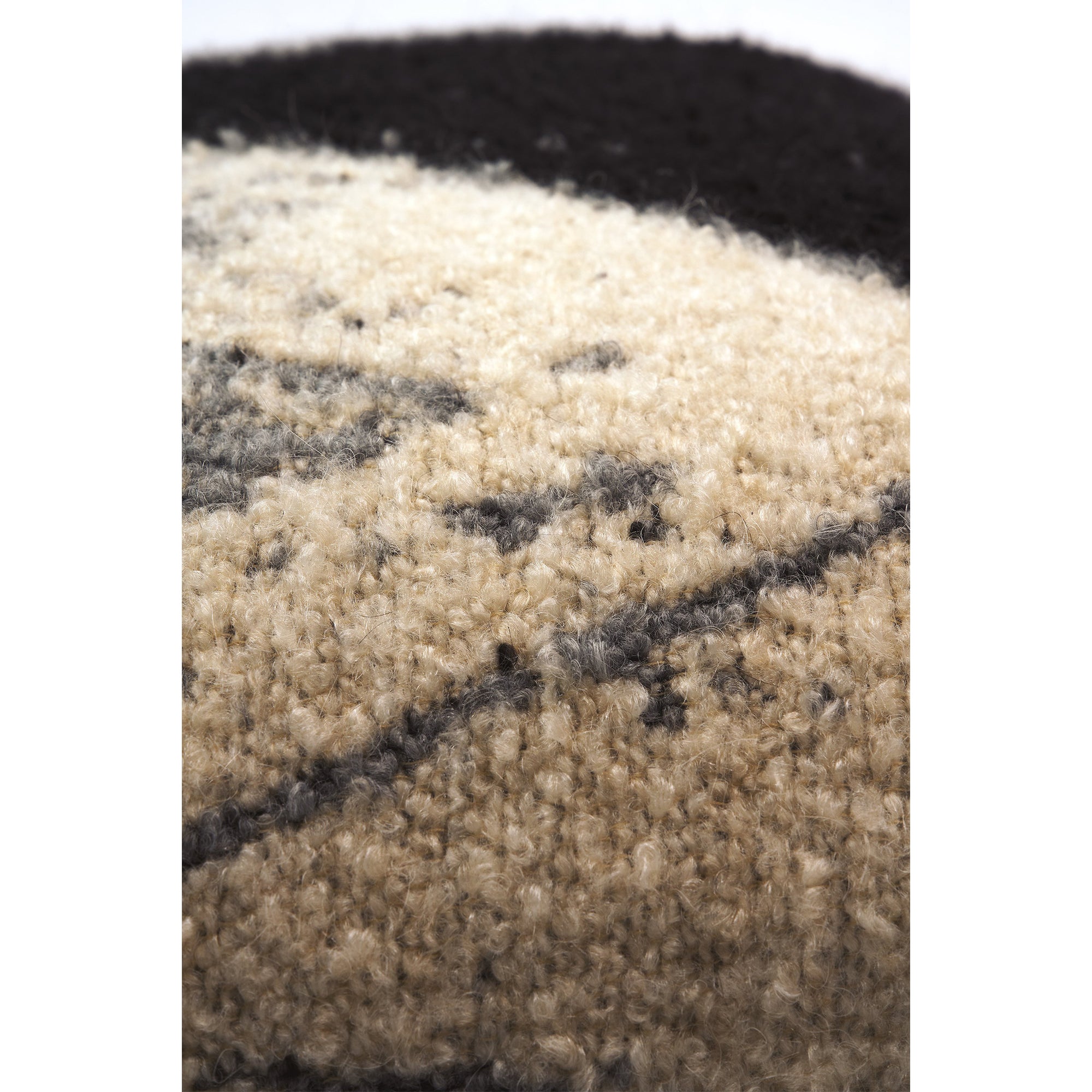 Nero Chevron lumbar cushion