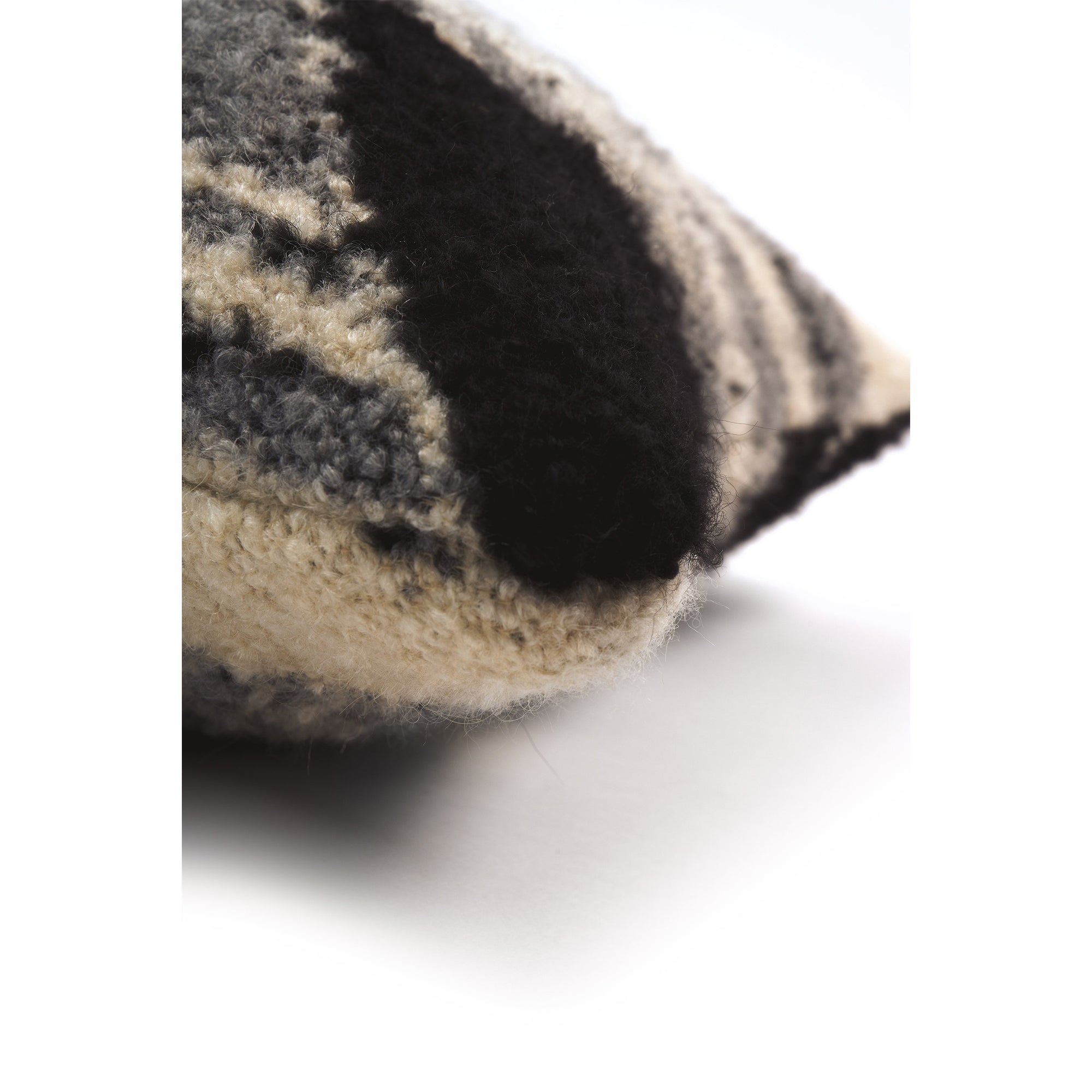Nero Chevron cushion
